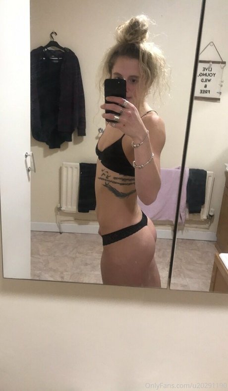 Hornycavegirl