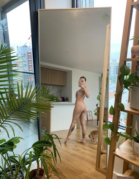 Nahá fotka uniklých OnlyFans od Littleeviejones