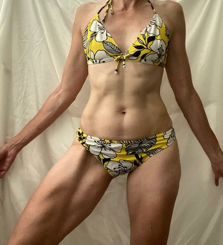 Alasti lekkinud OnlyFans-i pilt Aska69