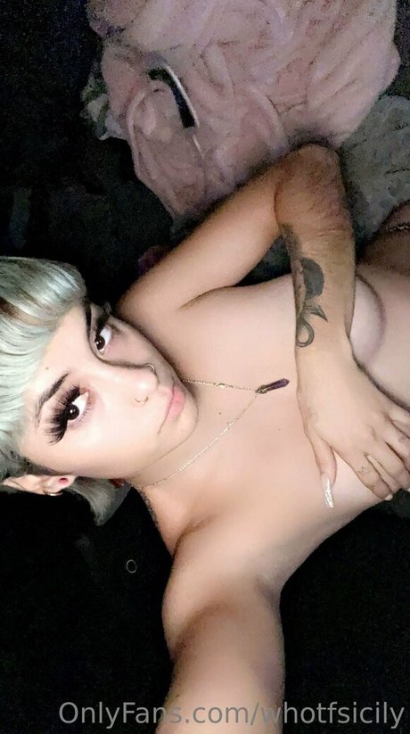 Naken lekkede OnlyFans-bilde av Whotfsicily