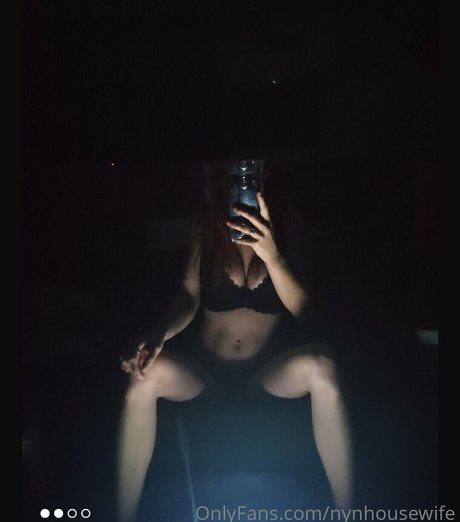 Naken läckt OnlyFans-bild av Nynhousewife