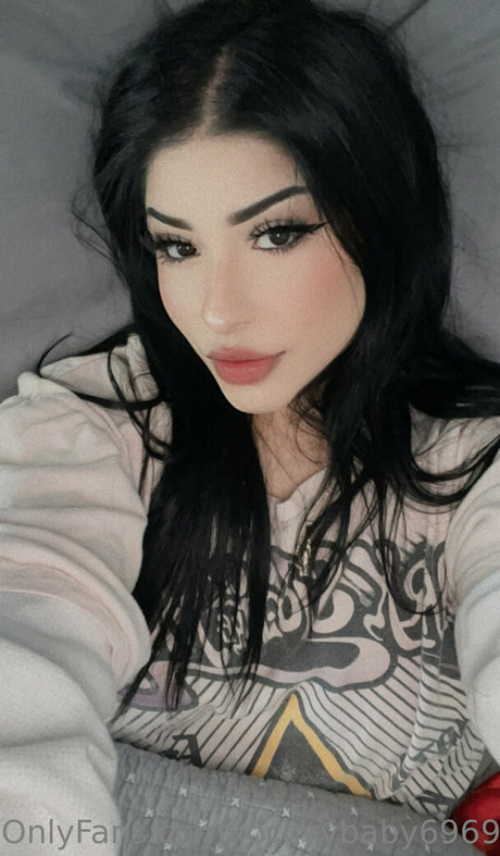 Nahá fotka uniklých OnlyFans od Latinabratt69