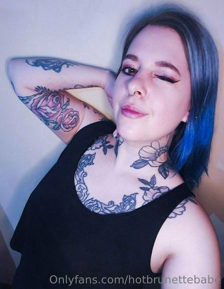 Hotbrunettebabe