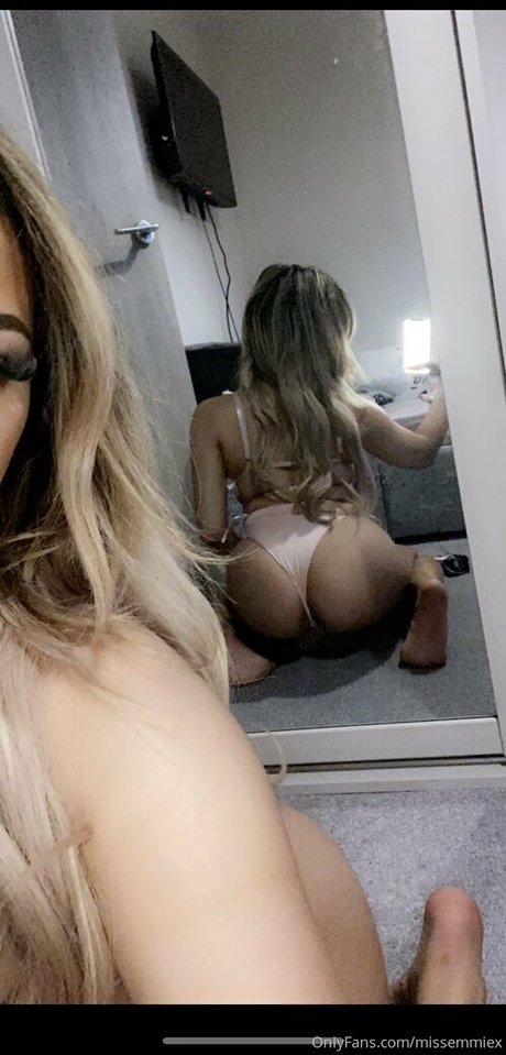 Foto di nudo di fuga di OnlyFans di Emilyexotics