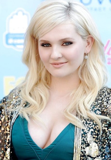 Naken lekkede OnlyFans-bilde av Abigail Breslin