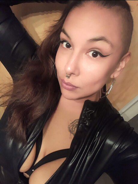 Naken lekkede OnlyFans-bilde av Ink Girl