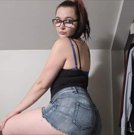 Alaston vuotanut OnlyFans-kuva Mrs Kracht