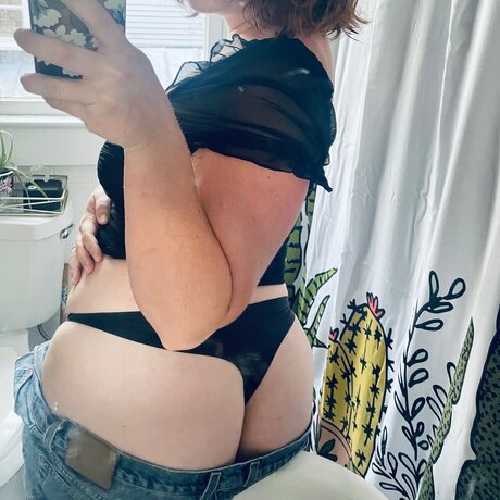 Naken läckt OnlyFans-bild av Val 