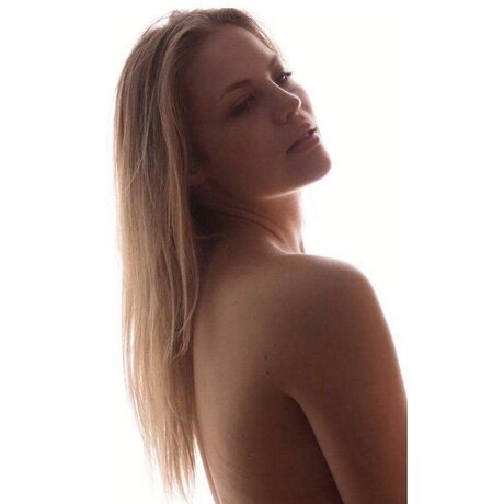 Naken lekkede OnlyFans-bilde av Ela Rivers