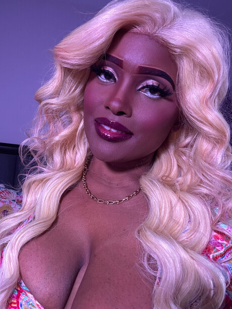 Nahá fotka uniklých OnlyFans od Monet Fontaine