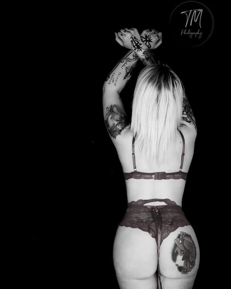 Naken läckt OnlyFans-bild av Ivey Mayi