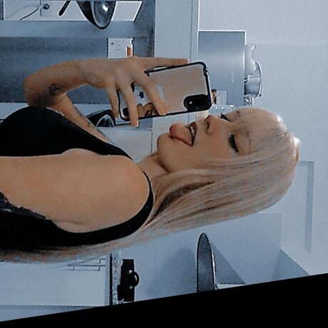 Naken lekkede OnlyFans-bilde av Saabrixxx