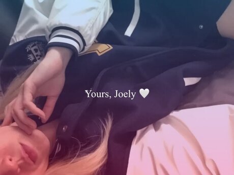 Naken lekkede OnlyFans-bilde av Joely Gold