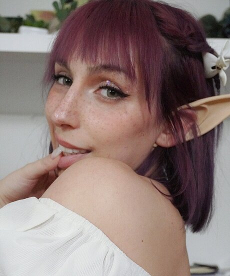Naken lekkede OnlyFans-bilde av Lily Seraphine