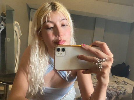 Foto desnuda filtrada de OnlyFans de Mo