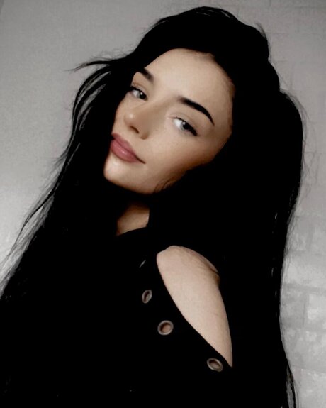 Naken lekkede OnlyFans-bilde av Luna Mae