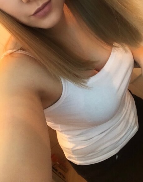 Обнаженная фотография утечки OnlyFans от Blondi22