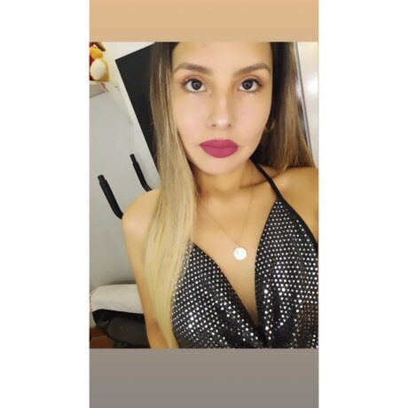 Naken lekkede OnlyFans-bilde av  