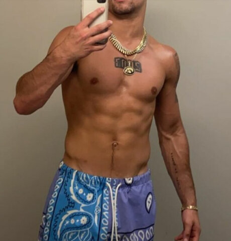 Naken läckt OnlyFans-bild av Vinny Vinito
