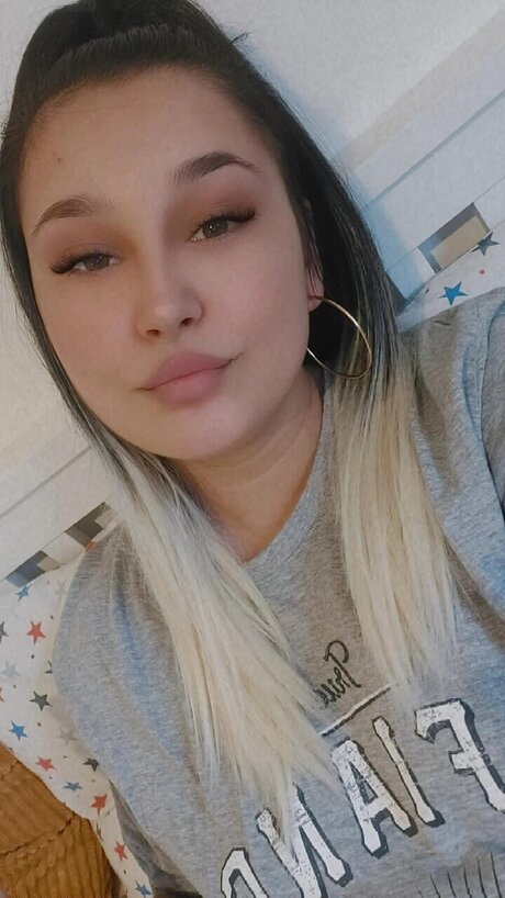 Naken lekkede OnlyFans-bilde av Roxana Maria