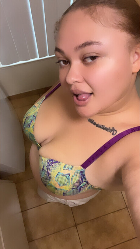 Обнаженная фотография утечки OnlyFans от Honeyy