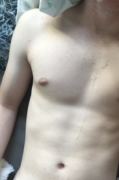Foto nua vazada do OnlyFans de Max
