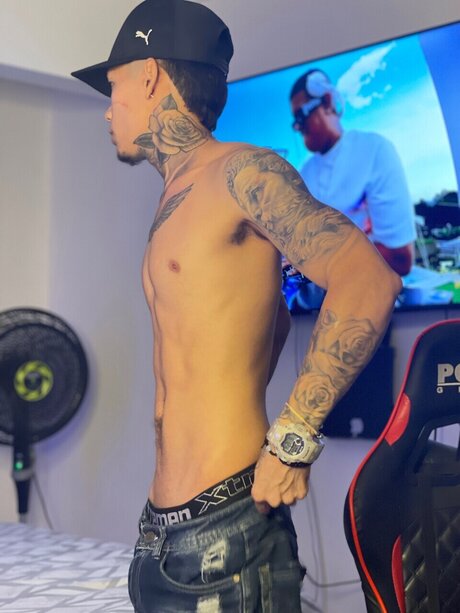 Naken lekkede OnlyFans-bilde av John Edward