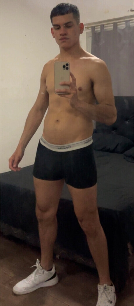 Foto nua vazada do OnlyFans de Hendrix  20k