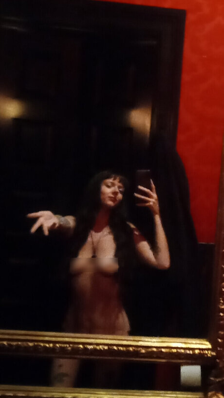 Naken läckt OnlyFans-bild av Leila Rose