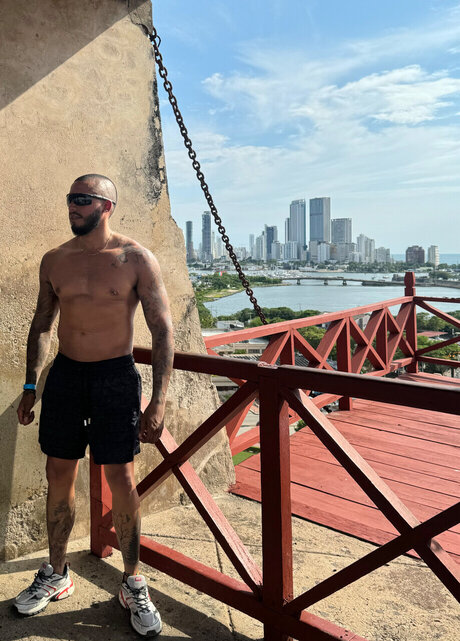 Naken läckt OnlyFans-bild av Duvanhoyos19