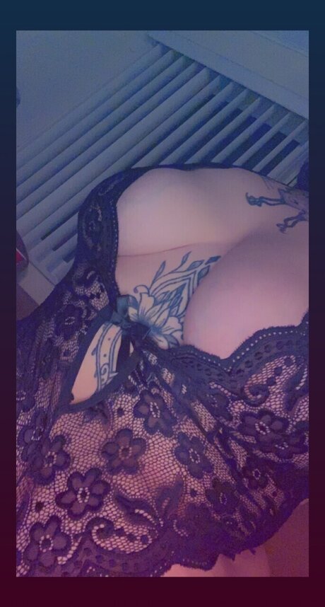 Naken läckt OnlyFans-bild av Alien Babe