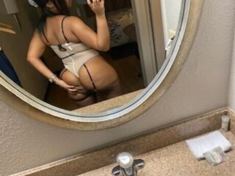 Naken läckt OnlyFans-bild av Columbia