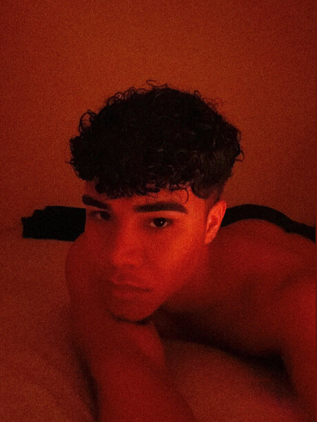 Naakte gelekte OnlyFans-foto van Fabian Prez