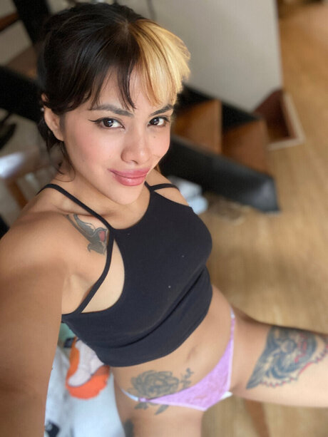 Naken lekkede OnlyFans-bilde av Mora 