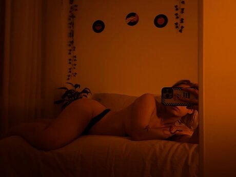 Naken lekkede OnlyFans-bilde av Bella