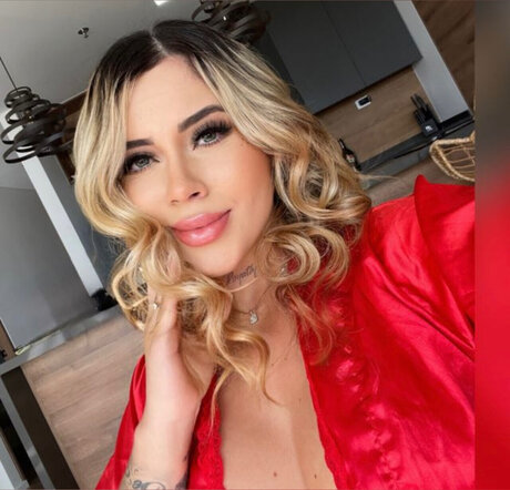 Naken läckt OnlyFans-bild av Baddies  Tv