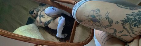 Naken lekkede OnlyFans-bilde av Engel