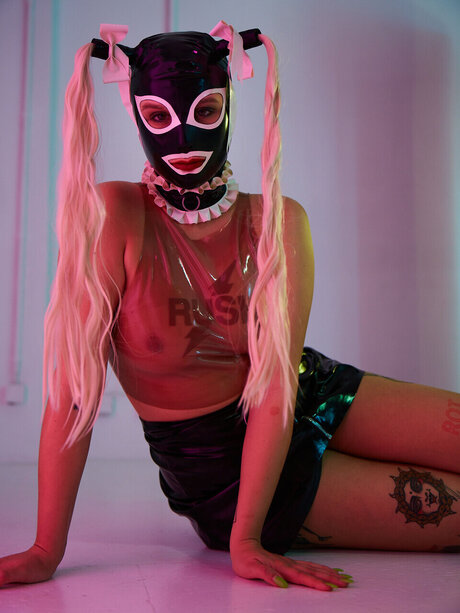 Naken lekkede OnlyFans-bilde av Suzy Kink