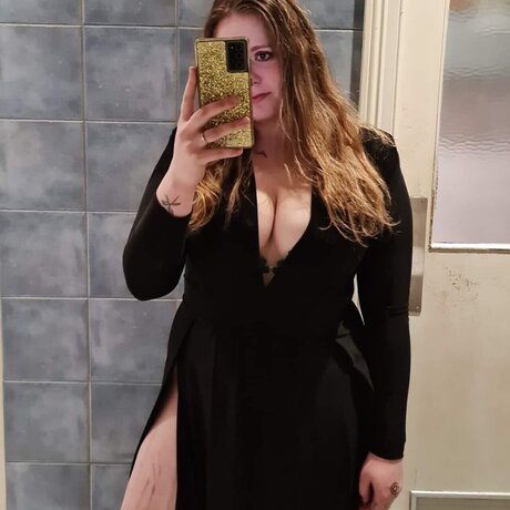Naken lekkede OnlyFans-bilde av Floss