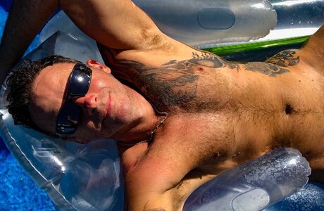 Naakte gelekte OnlyFans-foto van Ausman13