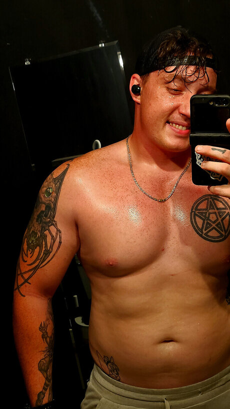 Naken läckt OnlyFans-bild av Orin