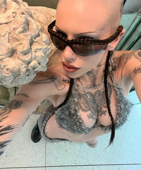 Nahá fotka uniklých OnlyFans od Siiickbrain