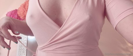 Naken lekkede OnlyFans-bilde av Teslaworld