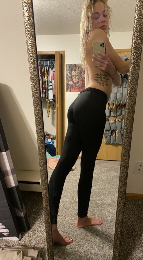 Naken läckt OnlyFans-bild av Mamab27