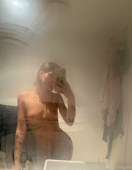 Naken lekkede OnlyFans-bilde av Rebellioushooligans