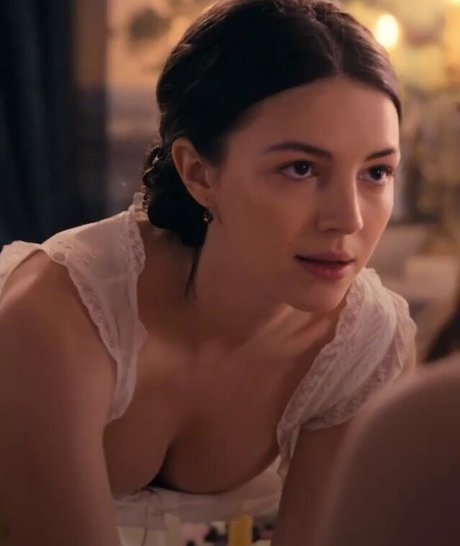 Naken lekkede OnlyFans-bilde av Ella Hunt