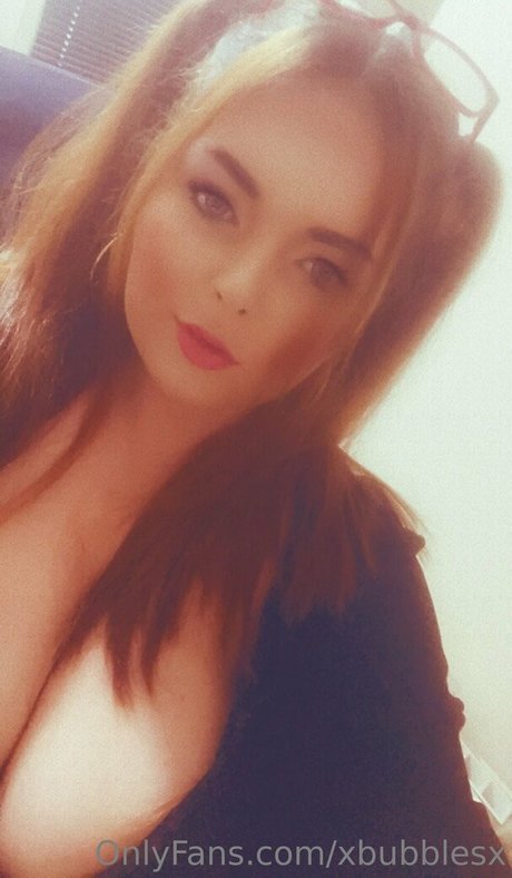 Naken lekkede OnlyFans-bilde av Xbubblesx