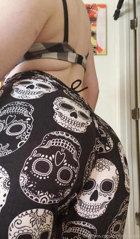Curvyelvishgirl