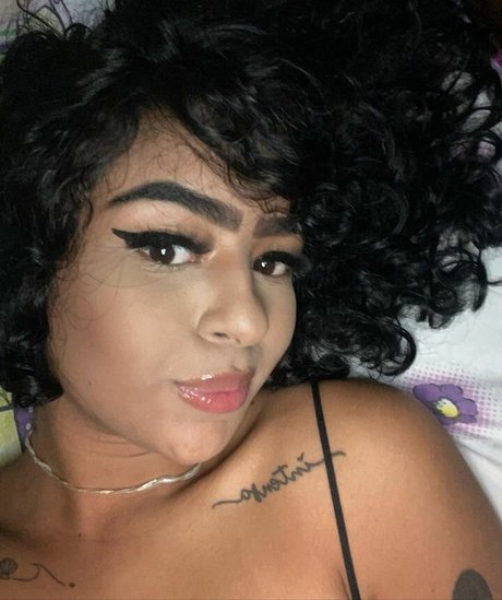 Nahá fotka uniklých OnlyFans od Raiany Keise