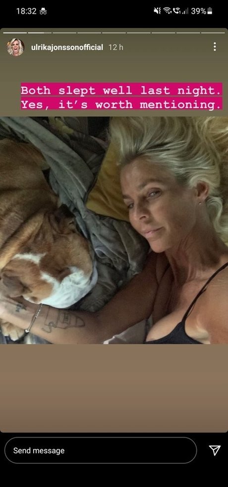 Naakte gelekte OnlyFans-foto van Ulrika Jonsson